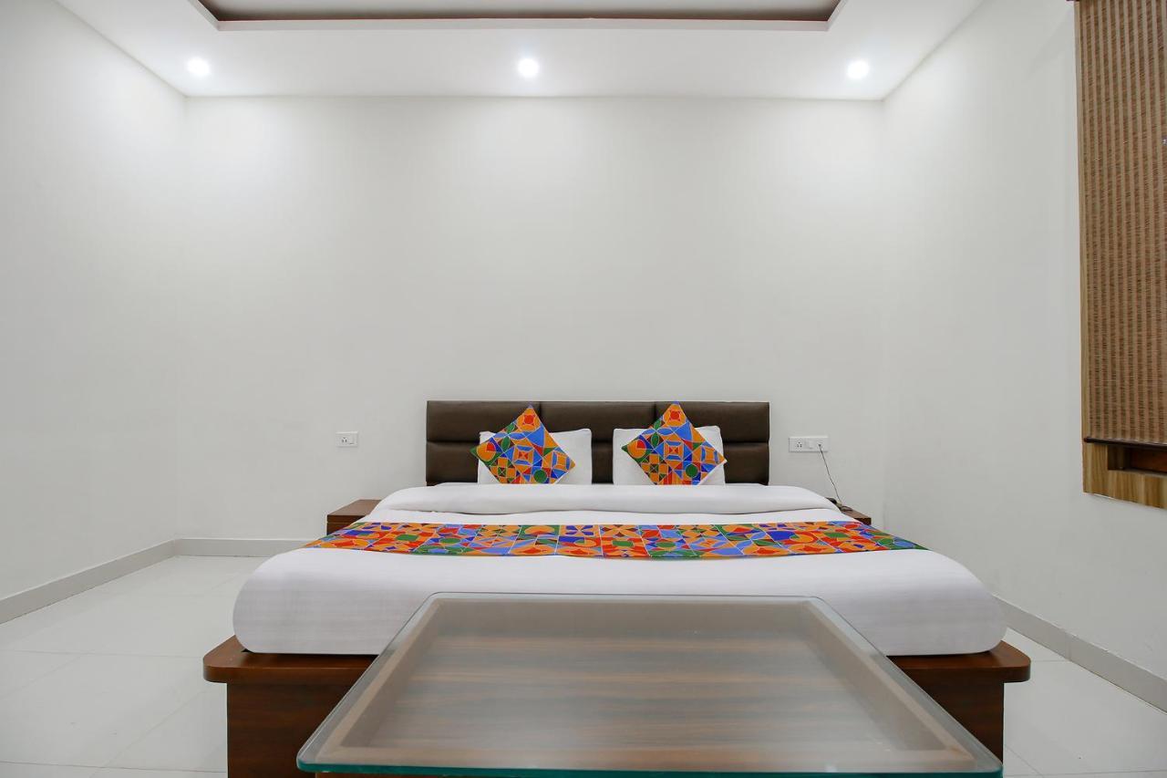 Fabexpress Yuvan Gouharganj Exterior photo