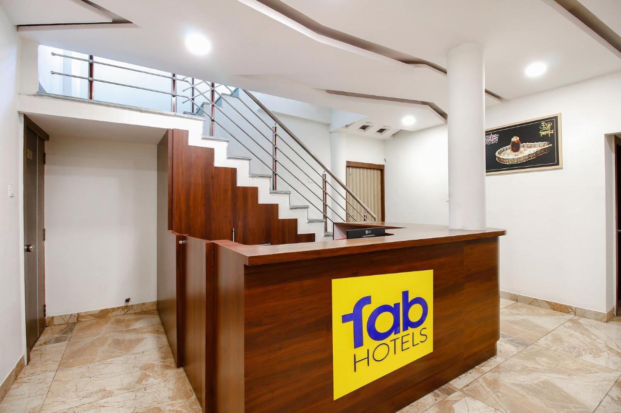 Fabexpress Yuvan Gouharganj Exterior photo