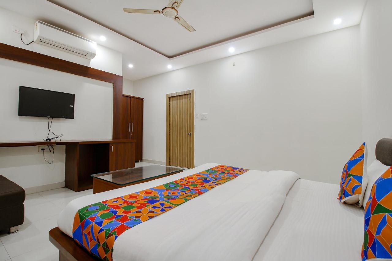 Fabexpress Yuvan Gouharganj Exterior photo